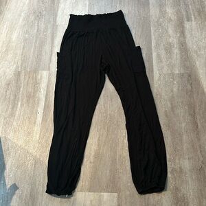Super soft high waist pants w pockets